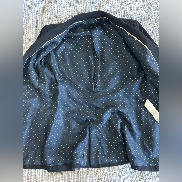 Zara Fitted Blazer in Black - Picture 2 of 16